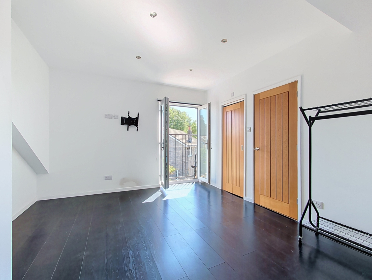 647 Huddersfield Road Wyke, Bradford, photo 9