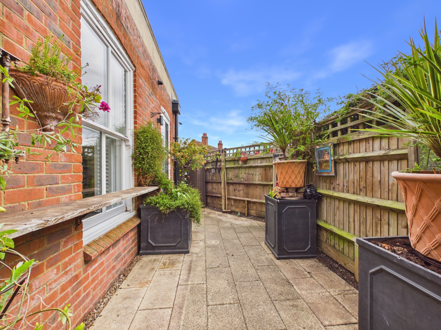 Lutidine House, Newark Lane, Ripley, Ripley, Woking, Surrey, GU23, photo 5