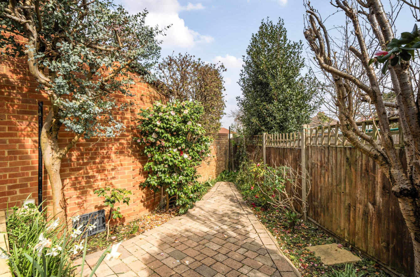 FREDERICK CLOSE, CHEAM, SUTTON, SM1, photo 12