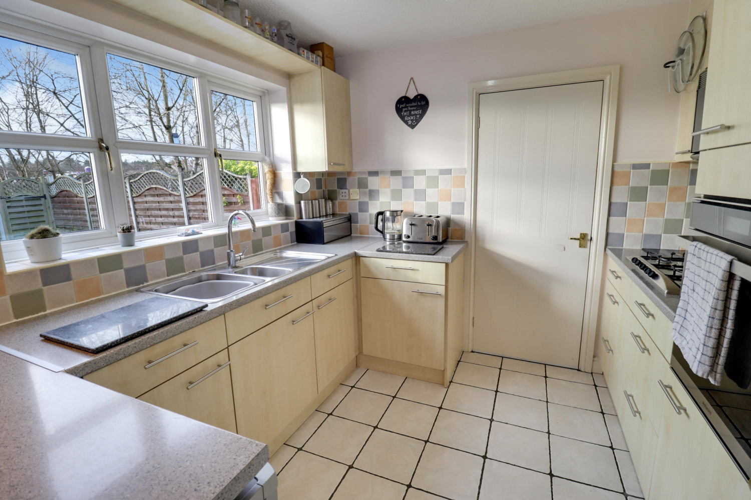 SILKSTONE CLOSE, CHURCH GRESLEY, SWADLINCOTE, DERBYSHIRE, DE11, photo 7