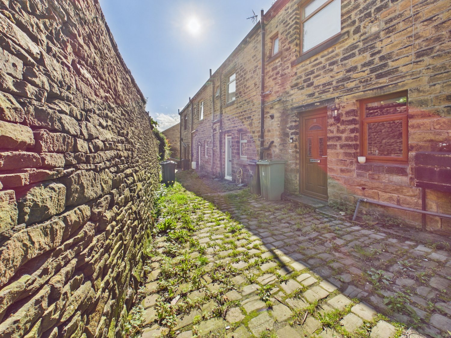9 Clay Well Golcar, Huddersfield, photo 3