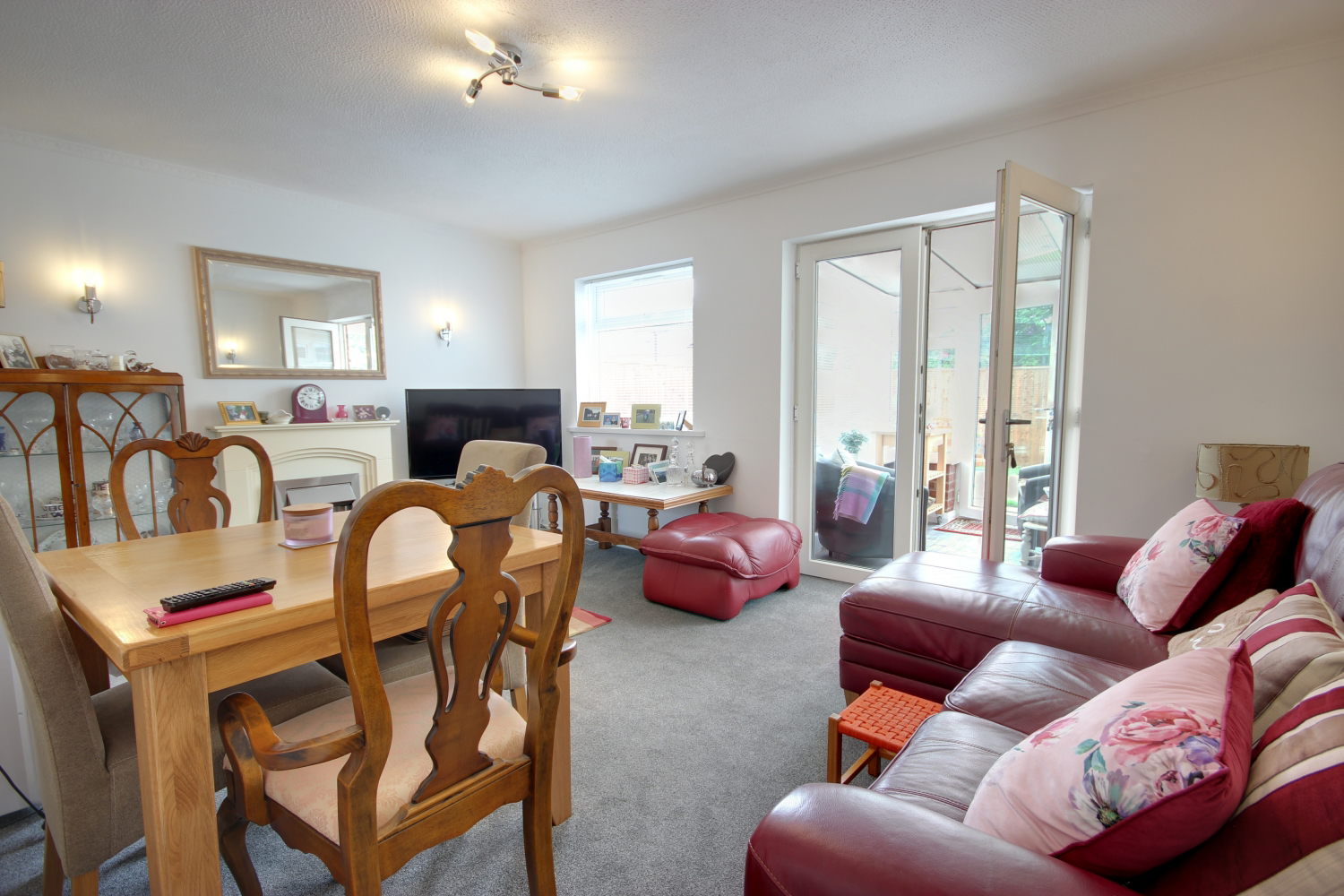 52 Canterbury Close, Beverley, photo 2