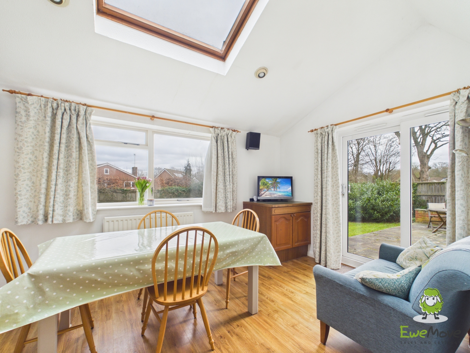NEVILLE CLOSE, BASINGSTOKE, HAMPSHIRE, RG21, photo 9