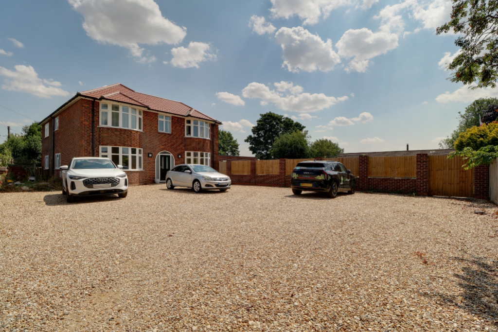 Bourne Road, Colsterworth, Lincs