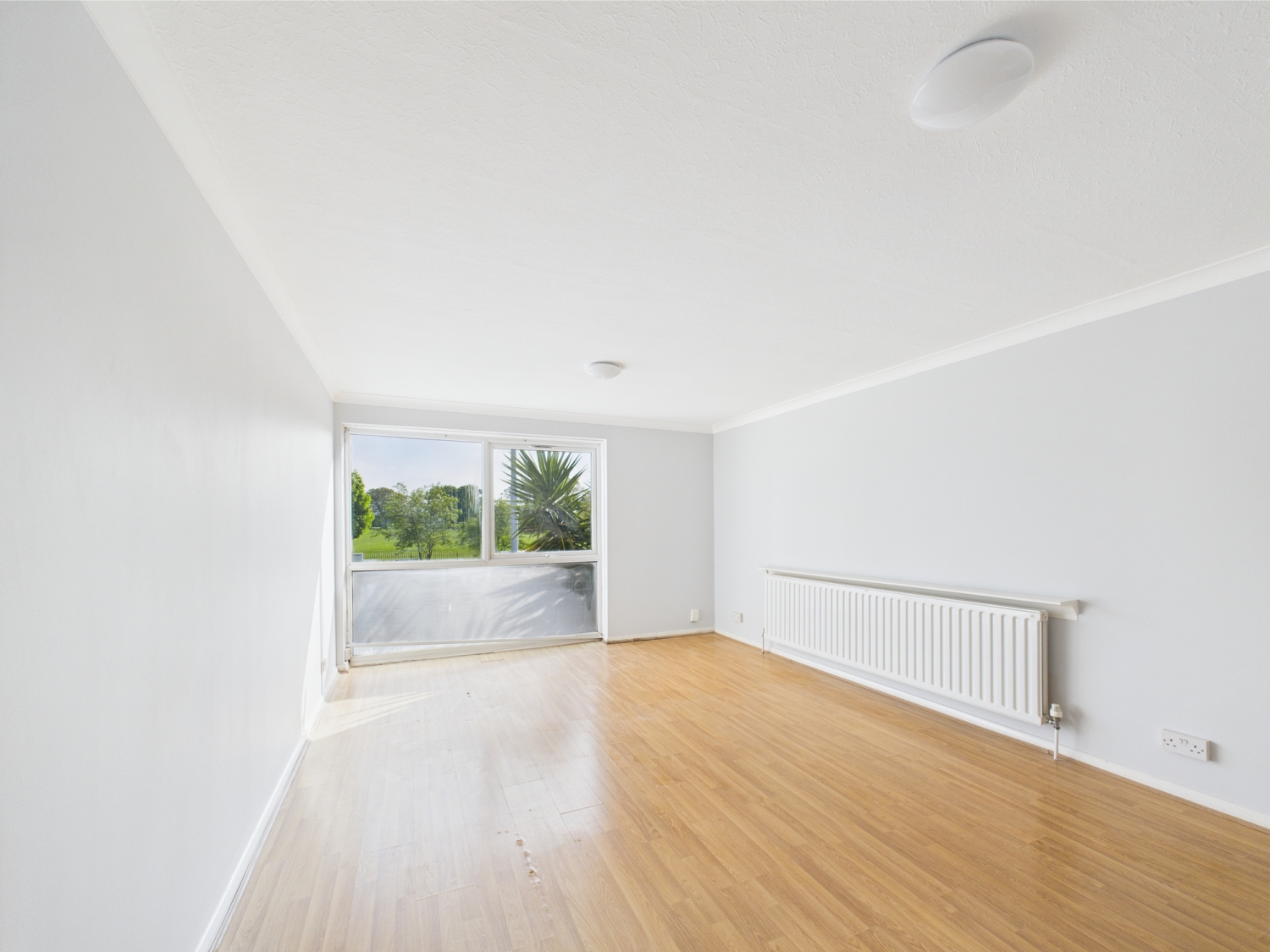 Mintern Close, Hedge Lane, London, N13