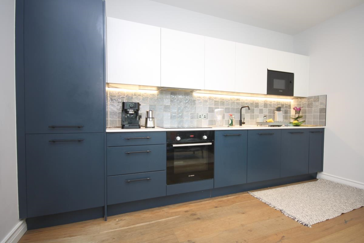 4 Littleworth Road, Esher, Surrey, KT10, photo 2