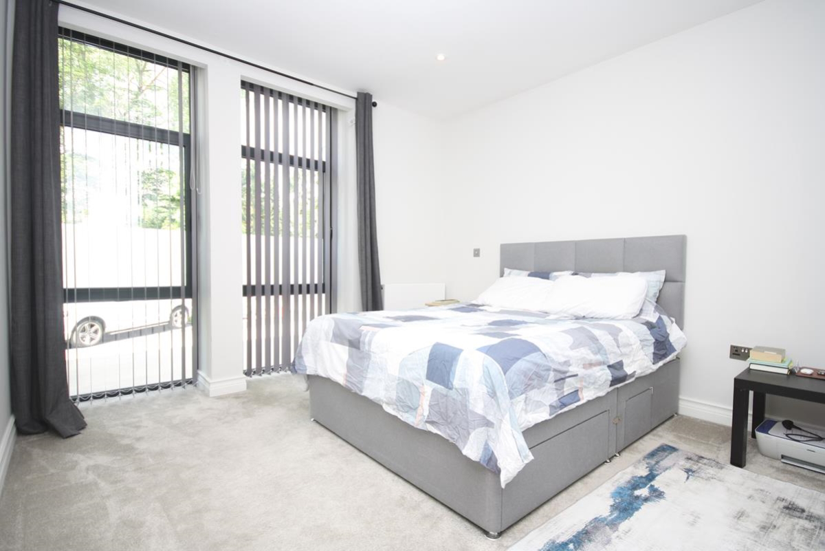 4 Littleworth Road, Esher, Surrey, KT10, photo 5
