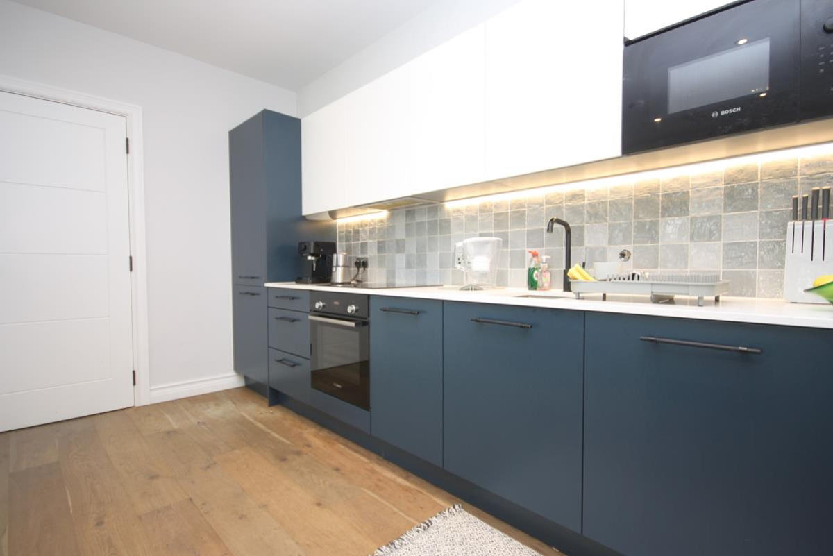 4 Littleworth Road, Esher, Surrey, KT10, photo 3