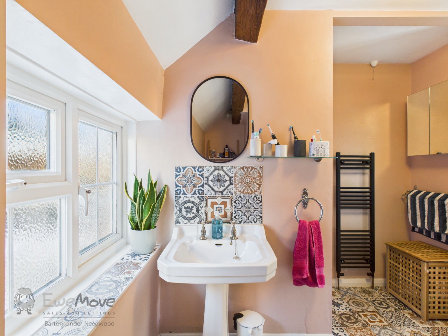 Shower Room b