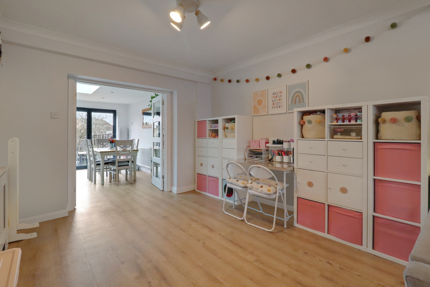 20 SHEPHERDS LANE, GUILDFORD, photo 11