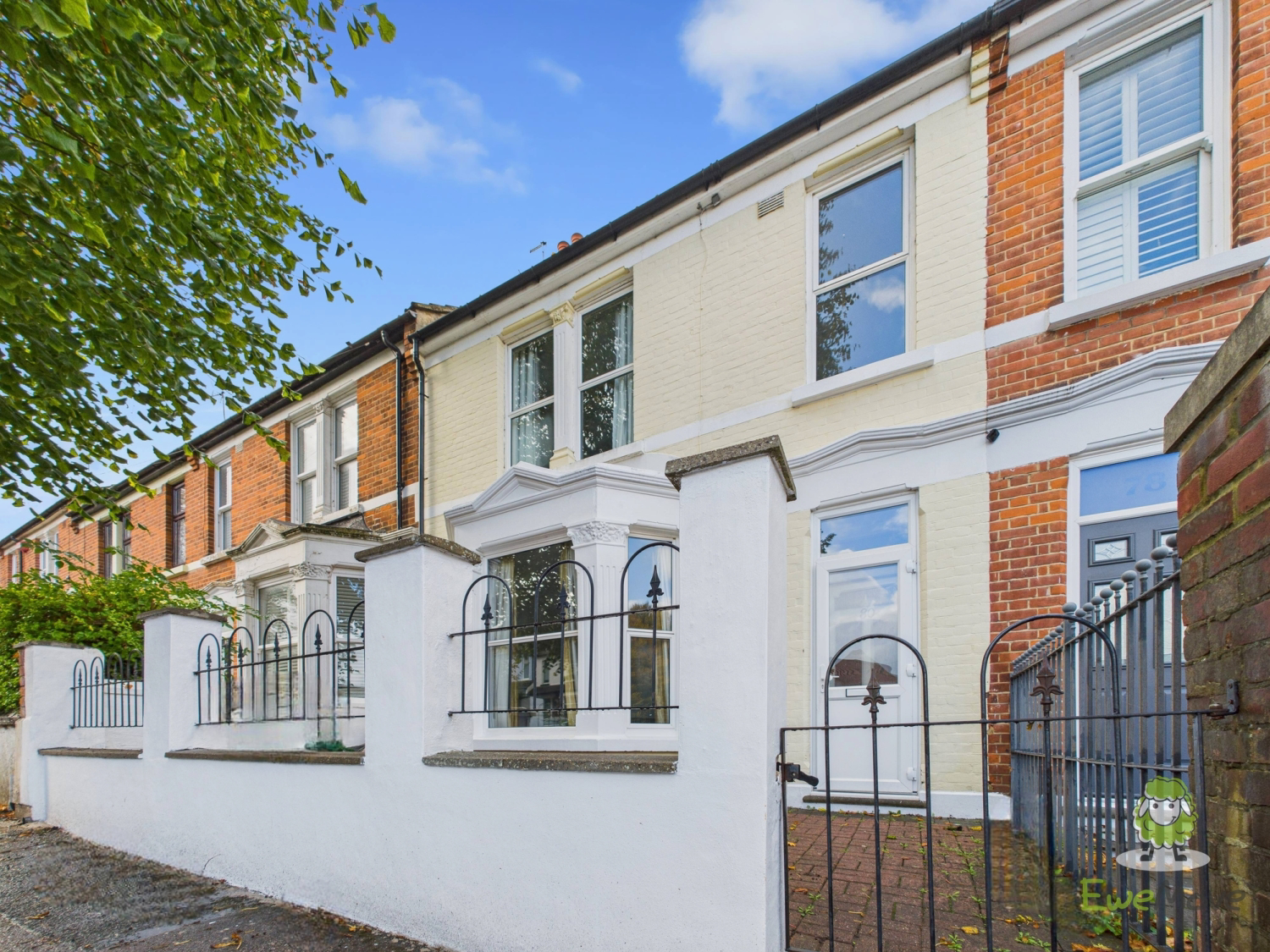 HOLMSIDE, GILLINGHAM, ME7 4BE