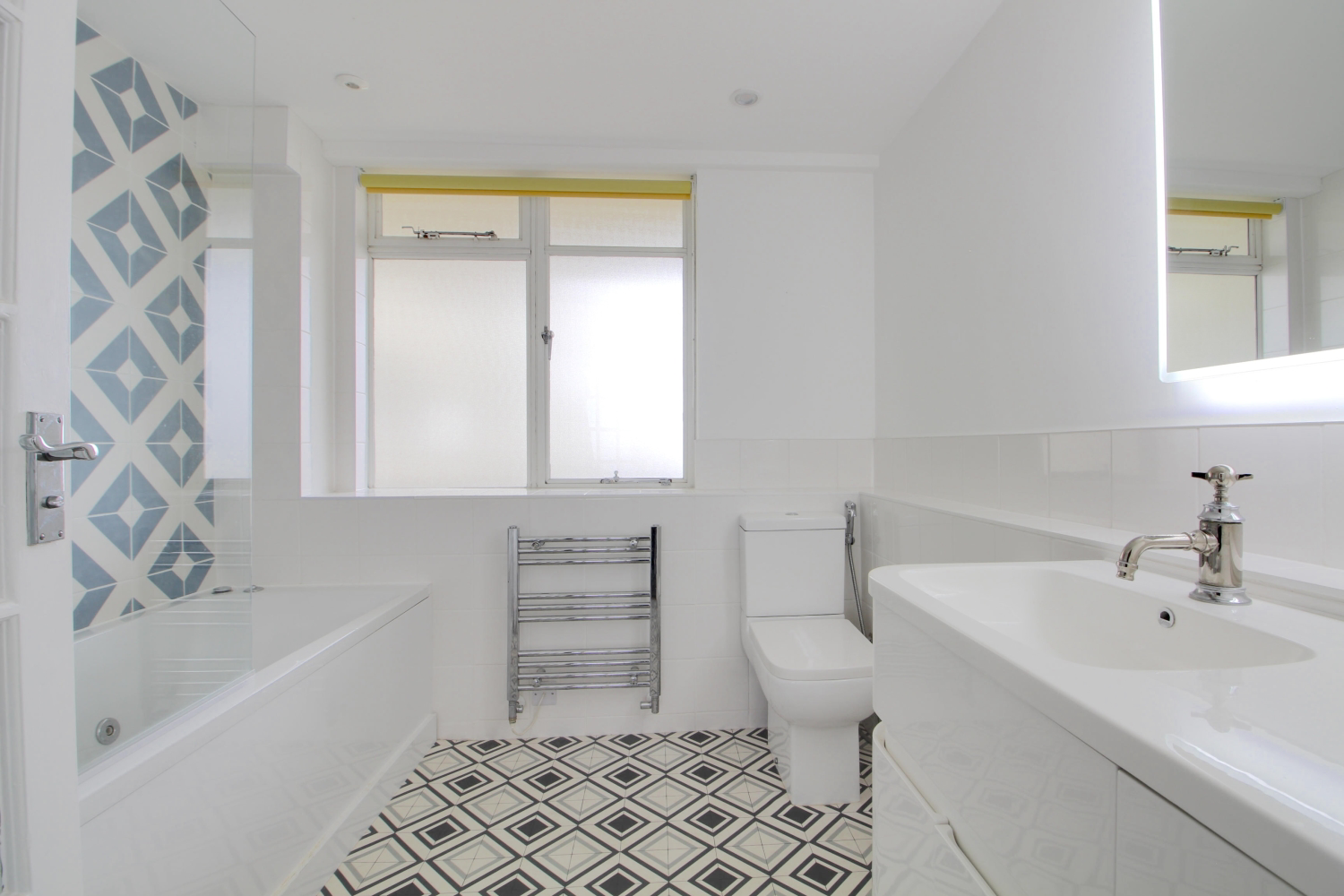 Embassy Court, Kings Road, Brighton, East Sussex, BN1, photo 9