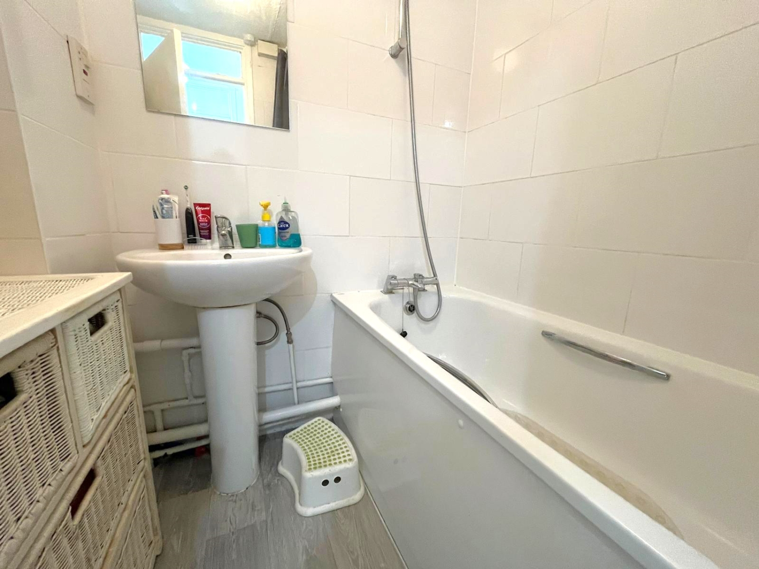 Hazelmere Close, Leatherhead, Surrey, KT22, photo 5