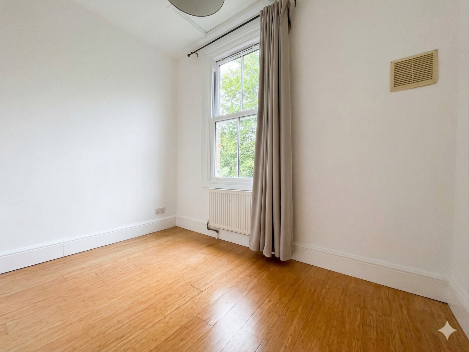8 Darlaston Road, London, London, SW19, photo 6