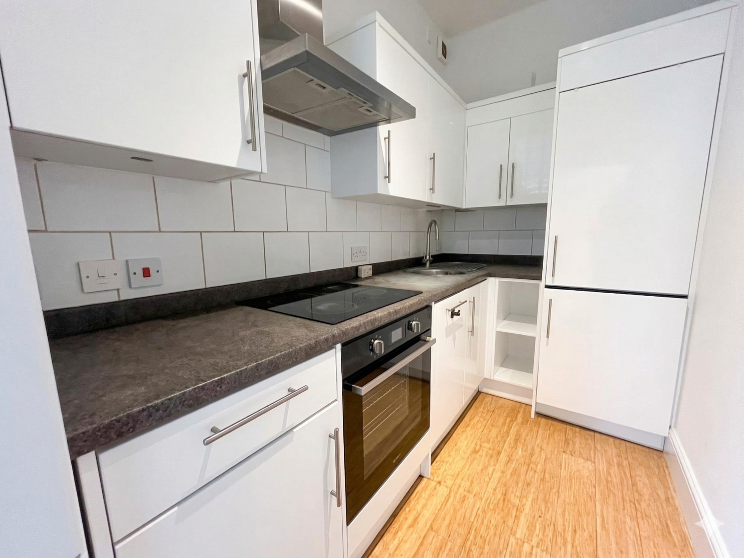 8 Darlaston Road, London, London, SW19, photo 3