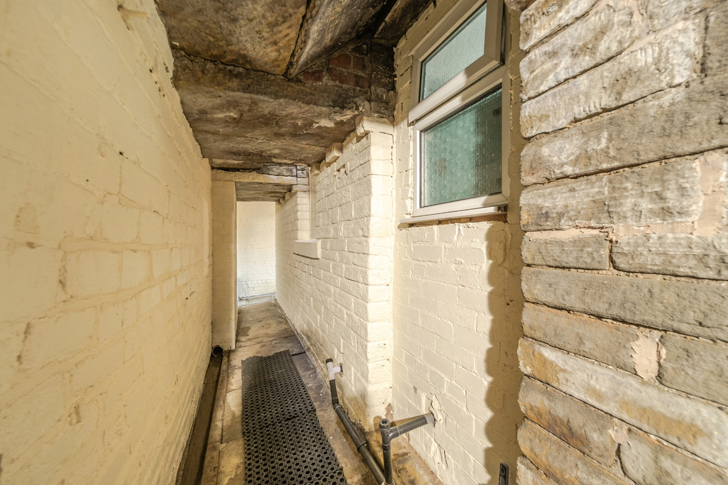External Passageway and storage