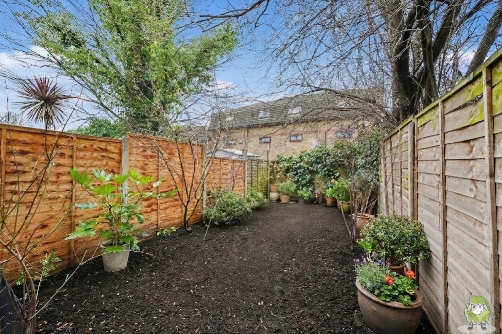 Tower Hamlets Road, London, E7, photo 9