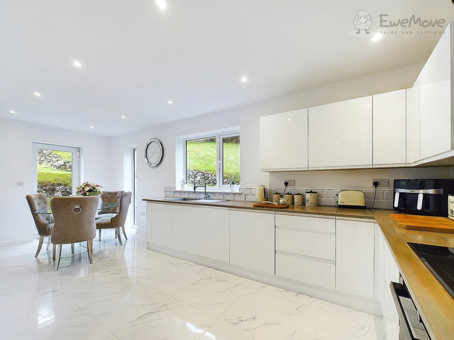 EweMove South Molton - The Bungalow - Kitchen