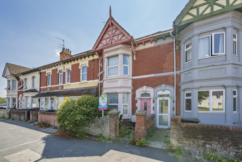 County Road, Swindon, SN1