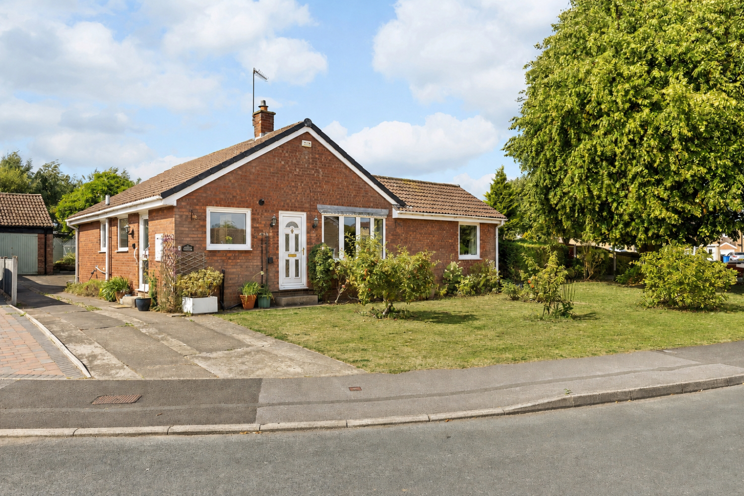 WALNUT CRESCENT, SNAITH, GOOLE, YORKSHIRE, DN14