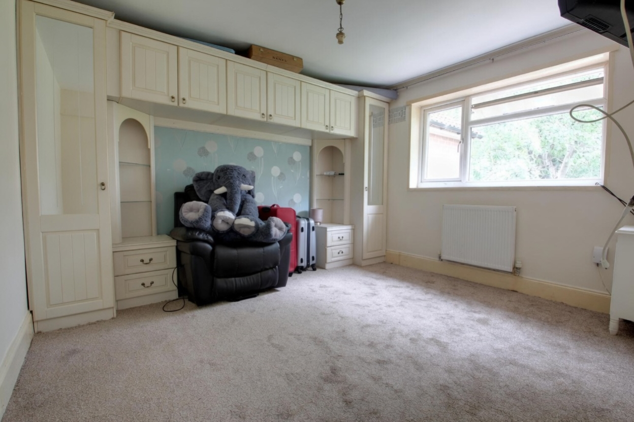 5 KING GEORGE ROAD, HORSFORTH, LEEDS, photo 8