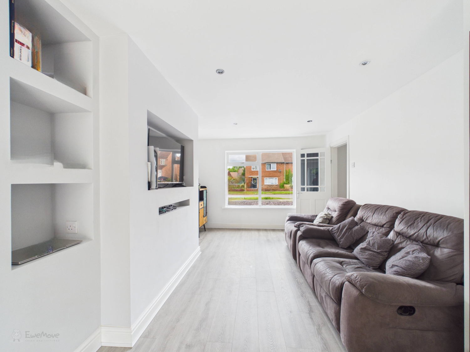 Featherston Drive, Burbage LE10, photo 12