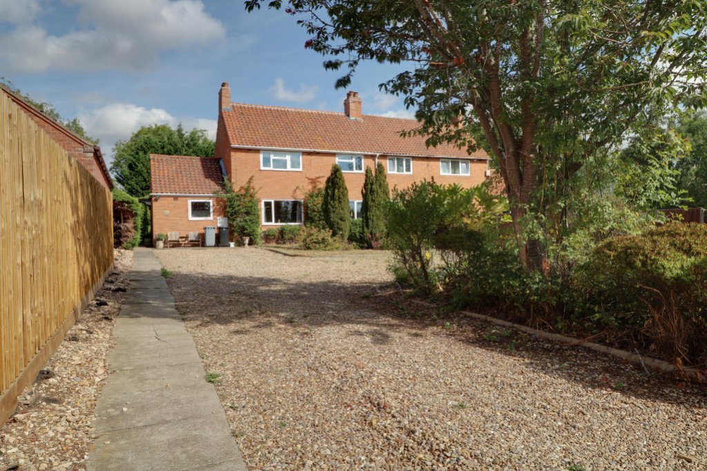 Woolsthorpe Road, Woolsthorpe by Colsterworth, Lincs