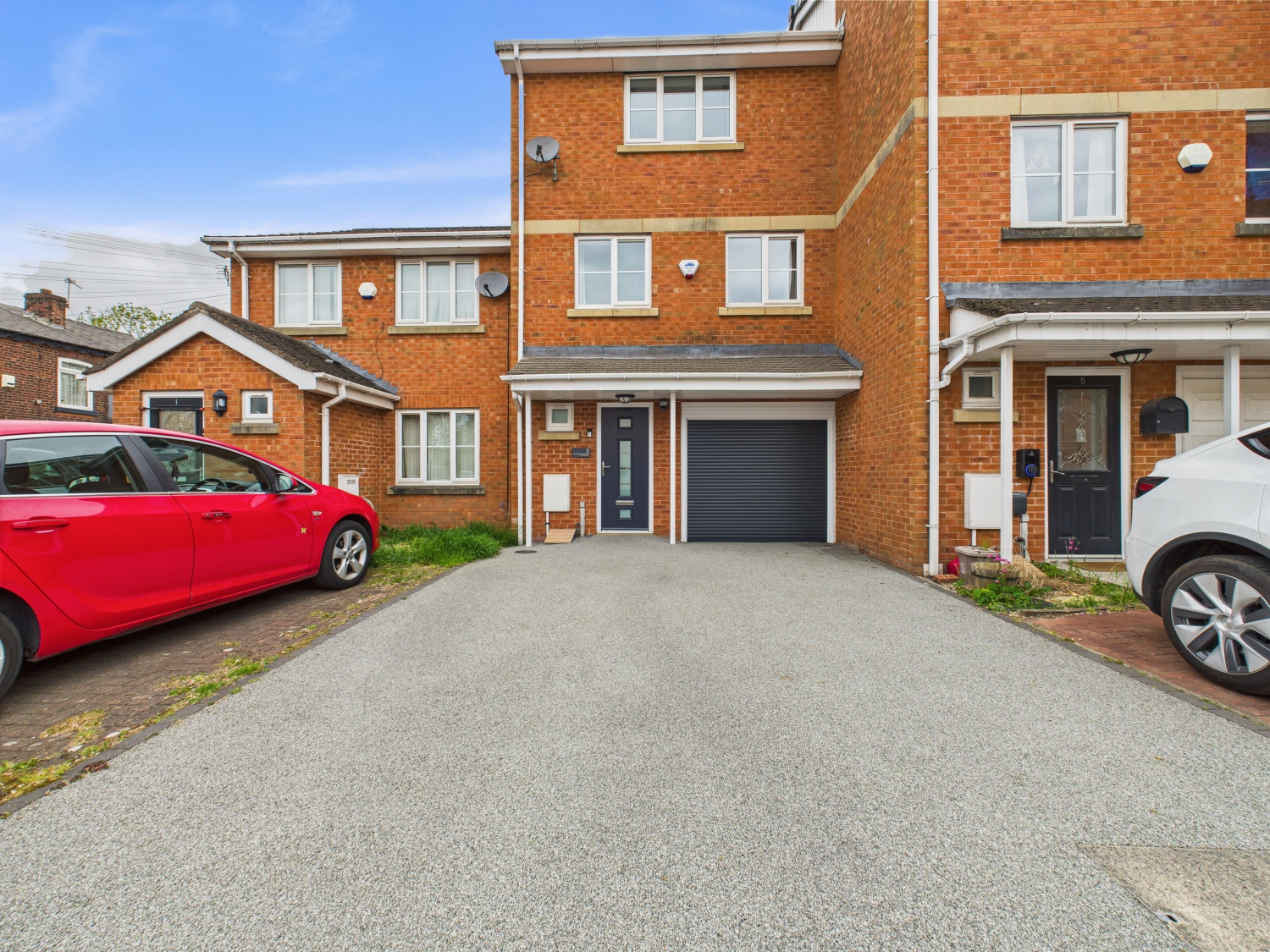 PARK SQUARE, ASHTON-UNDER-LYNE, OL6