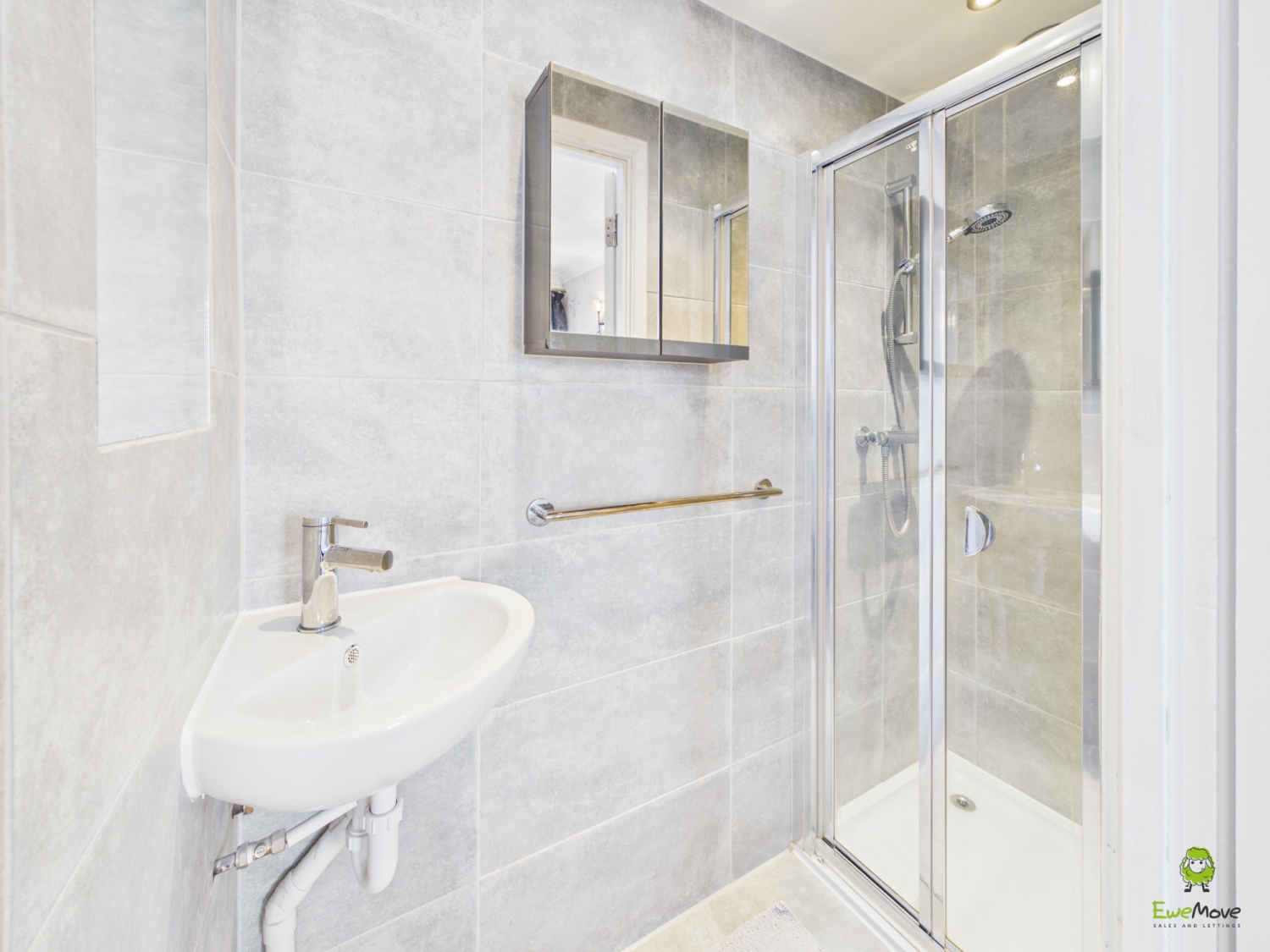Presented by Clinton at EweMove Bexleyheath and Dartford
Boroughs
