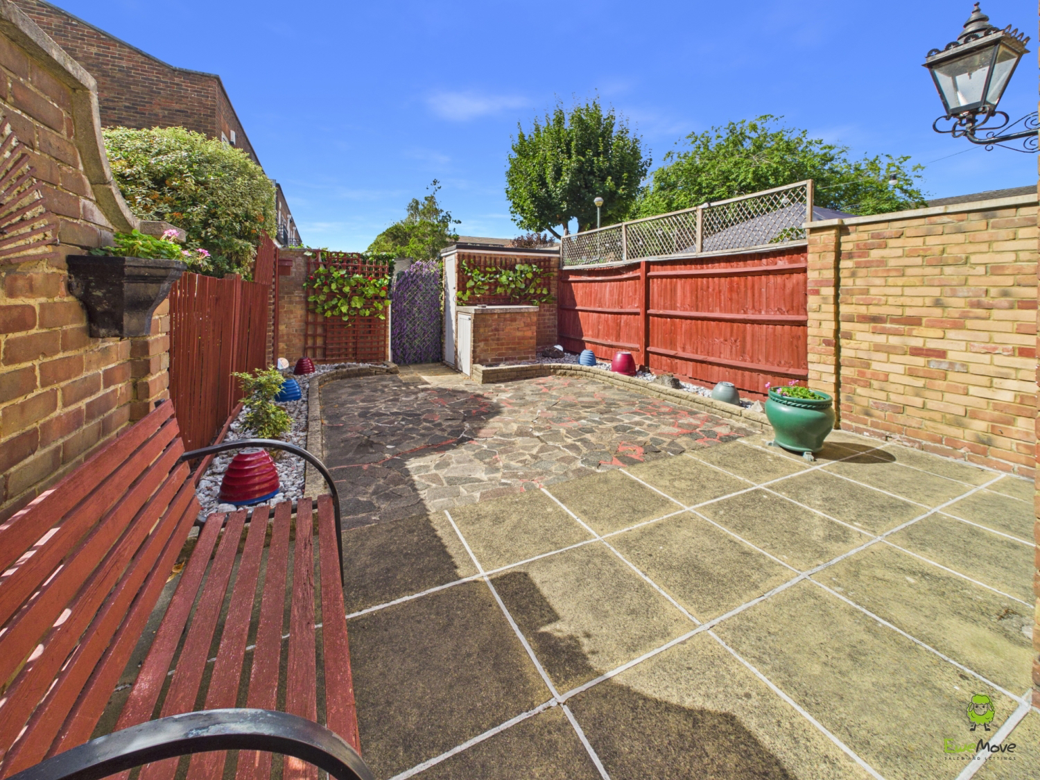 Presented by Clinton at EweMove Bexleyheath and Dartford
Boroughs
