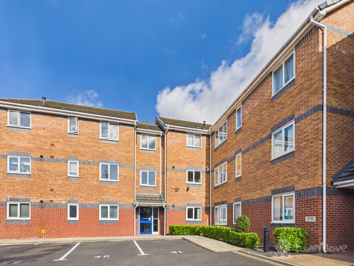 Calderbrook Court, Cheadle Hulme, photo 2