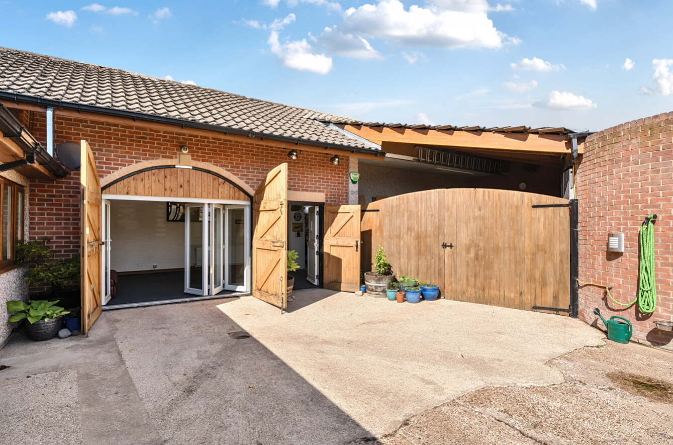 Manor Road, Wales, Sheffield, South Yorkshire, S26, photo 8