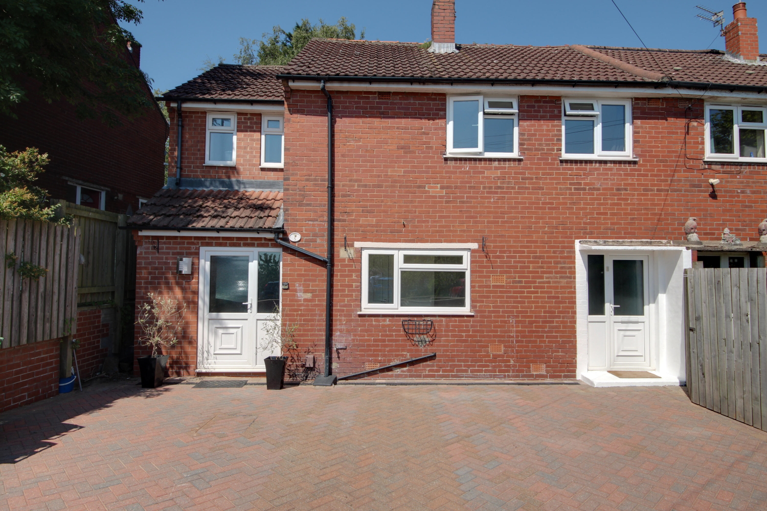 5 KING GEORGE ROAD, HORSFORTH, LEEDS