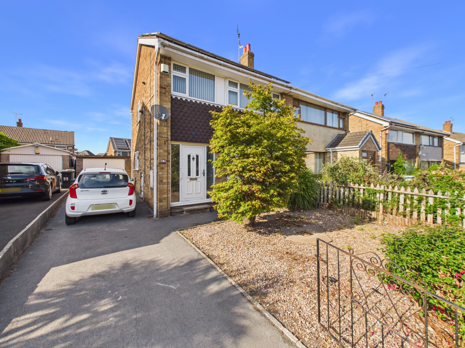 Denshaw Drive Morley, Leeds, West Yorkshire, LS27