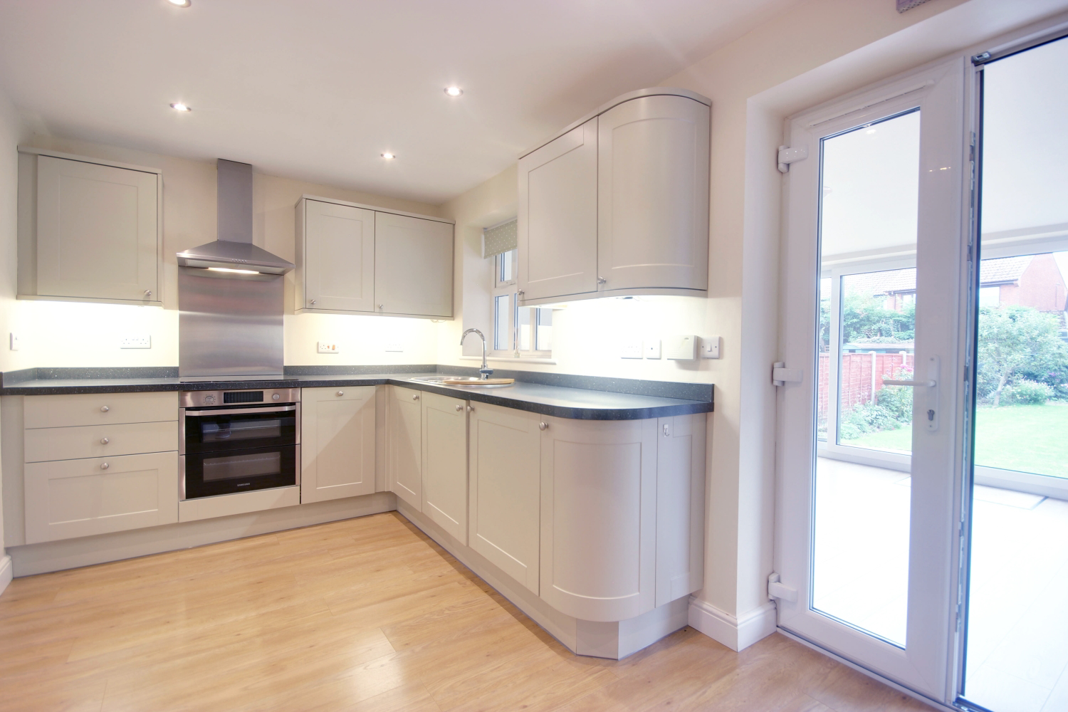 2 Coachman Close, Beverley, photo 3