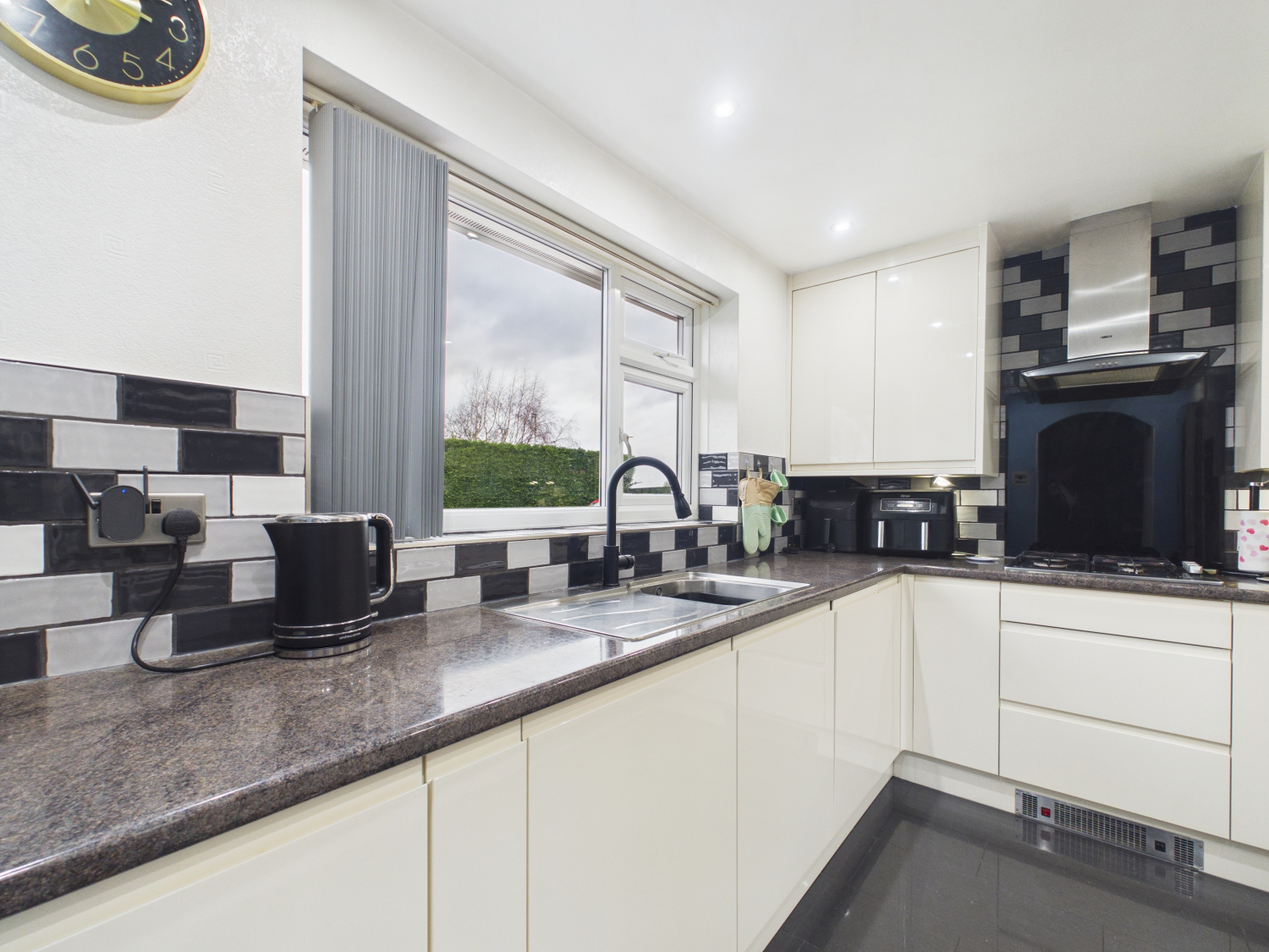 10 Hawkins Close, Hinckley, photo 4