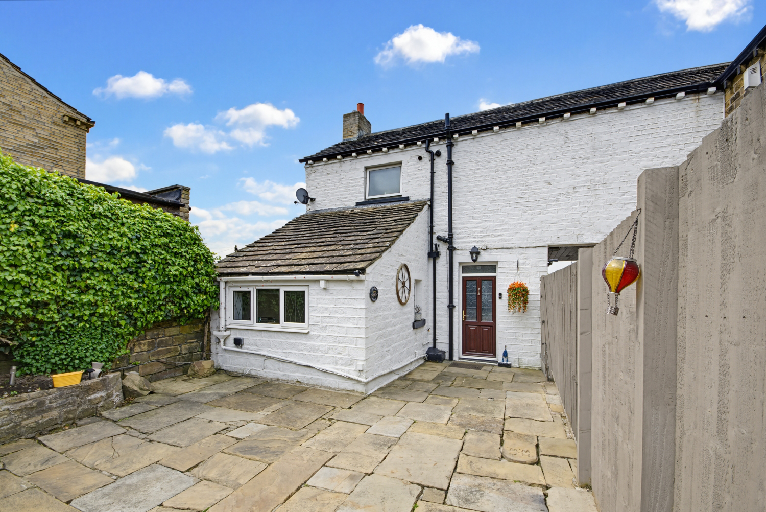 28 TANYARD ROAD, OAKES, HUDDERSFIELD, photo 4