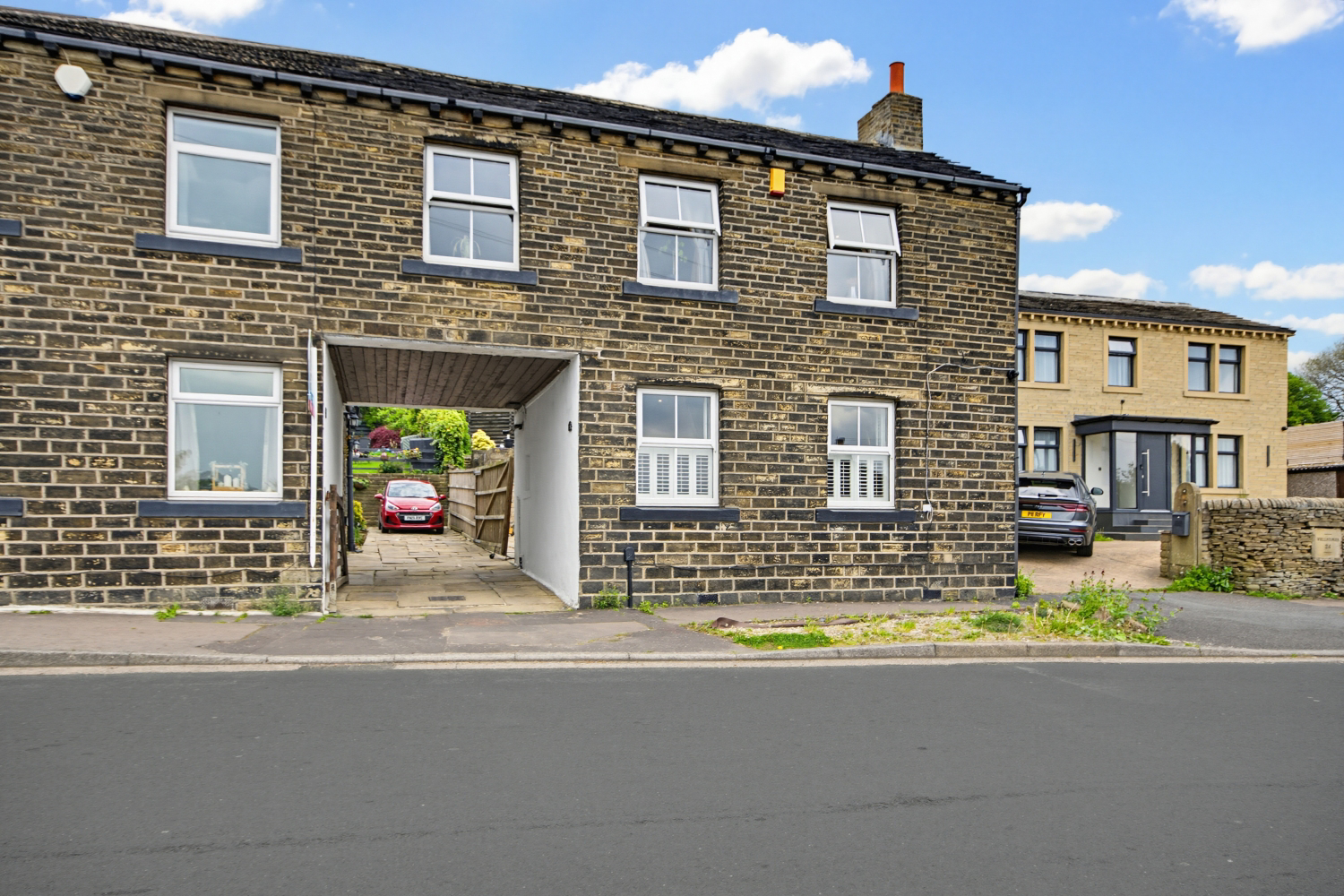 28 TANYARD ROAD, OAKES, HUDDERSFIELD, photo 3