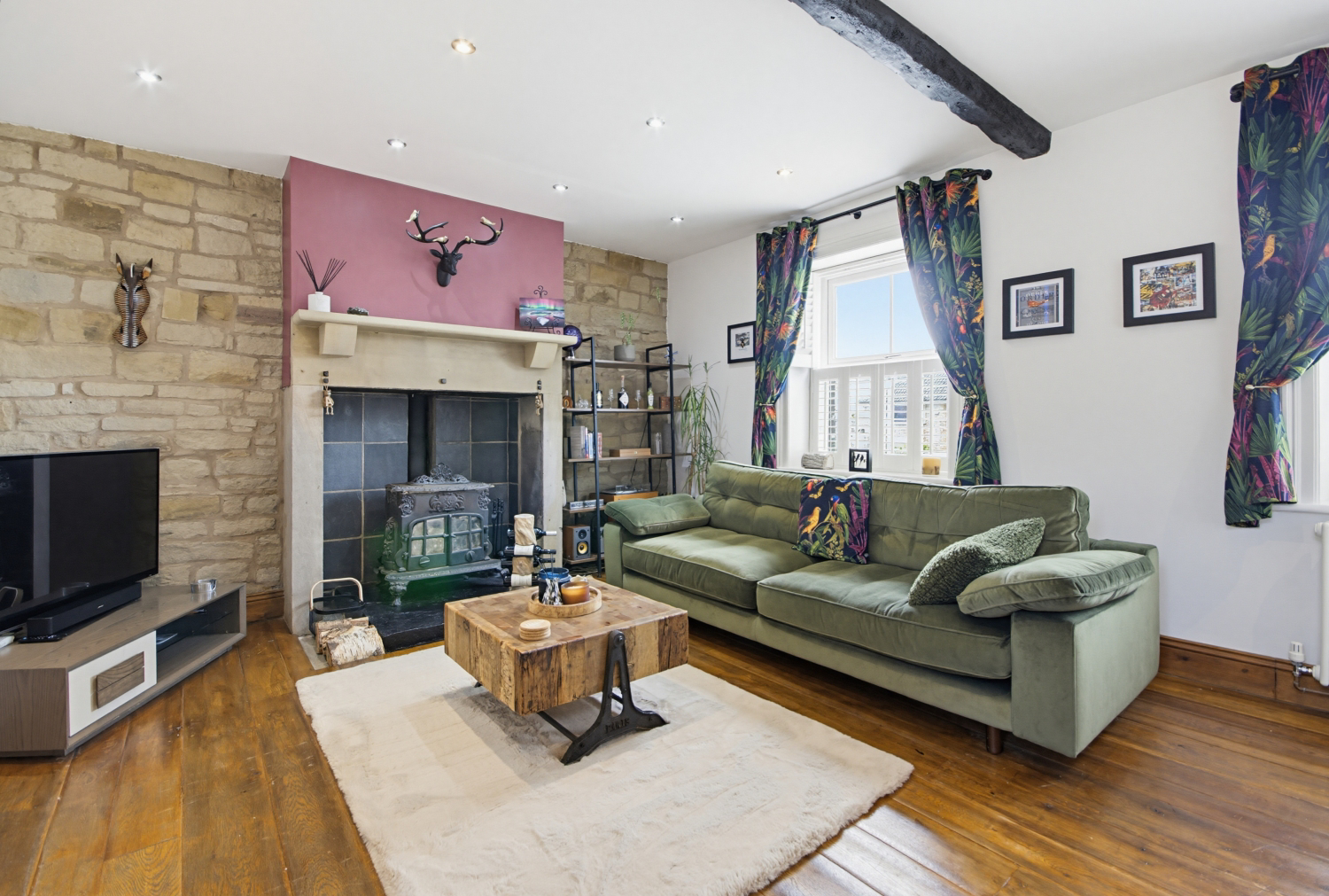 28 TANYARD ROAD, OAKES, HUDDERSFIELD