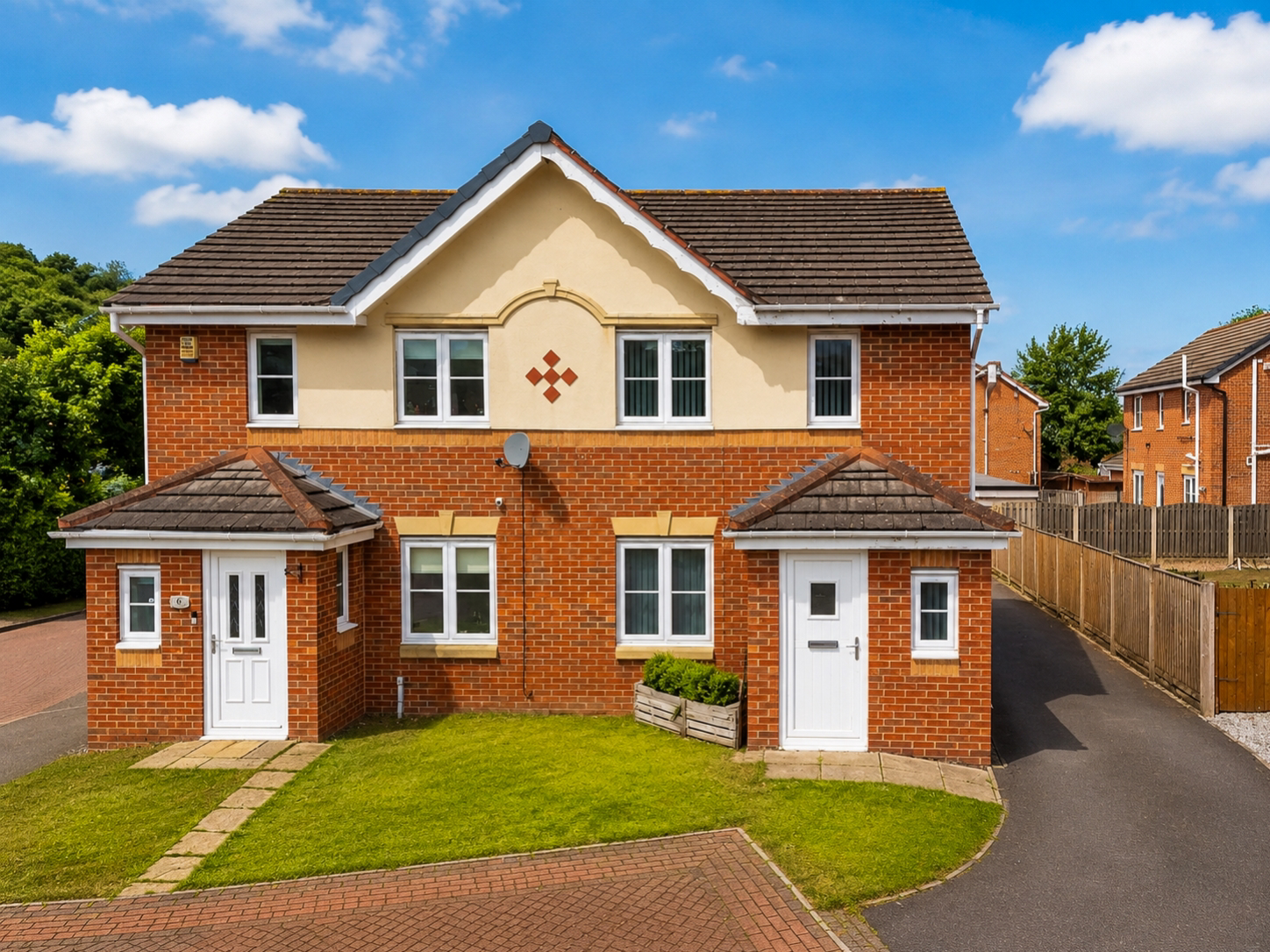 4 MOAT HOUSE WAY, CONISBROUGH, DONCASTER