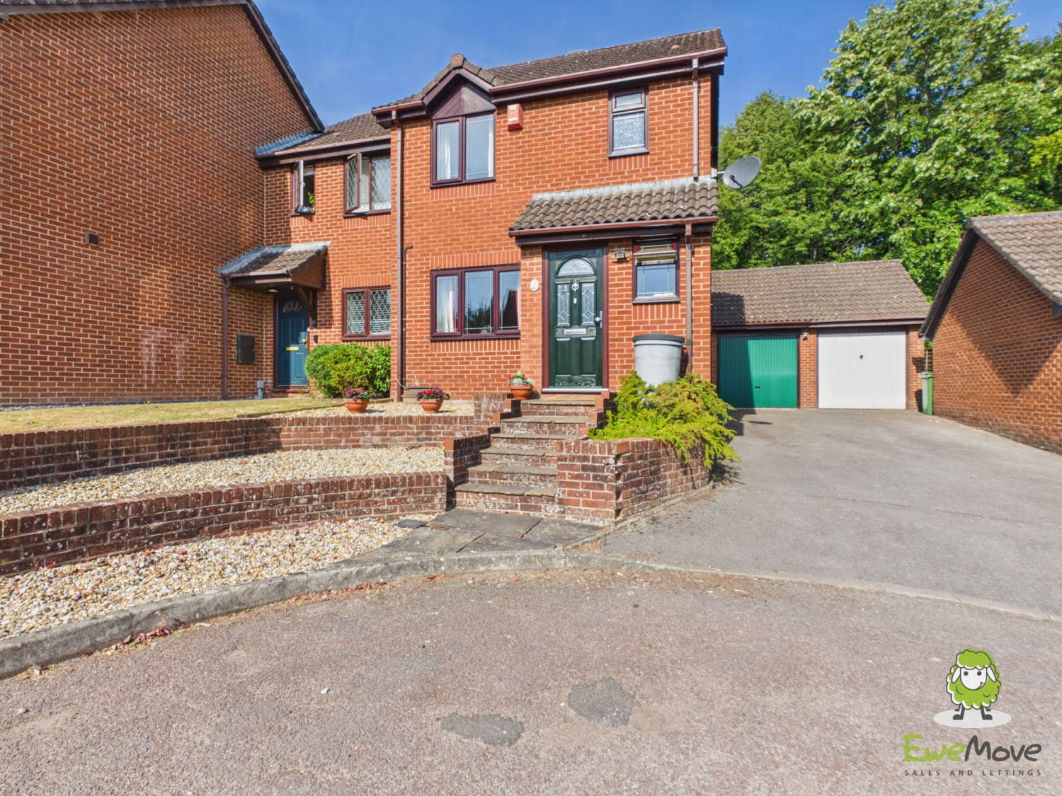 Windsor Gardens, Basingstoke, Hampshire, RG22