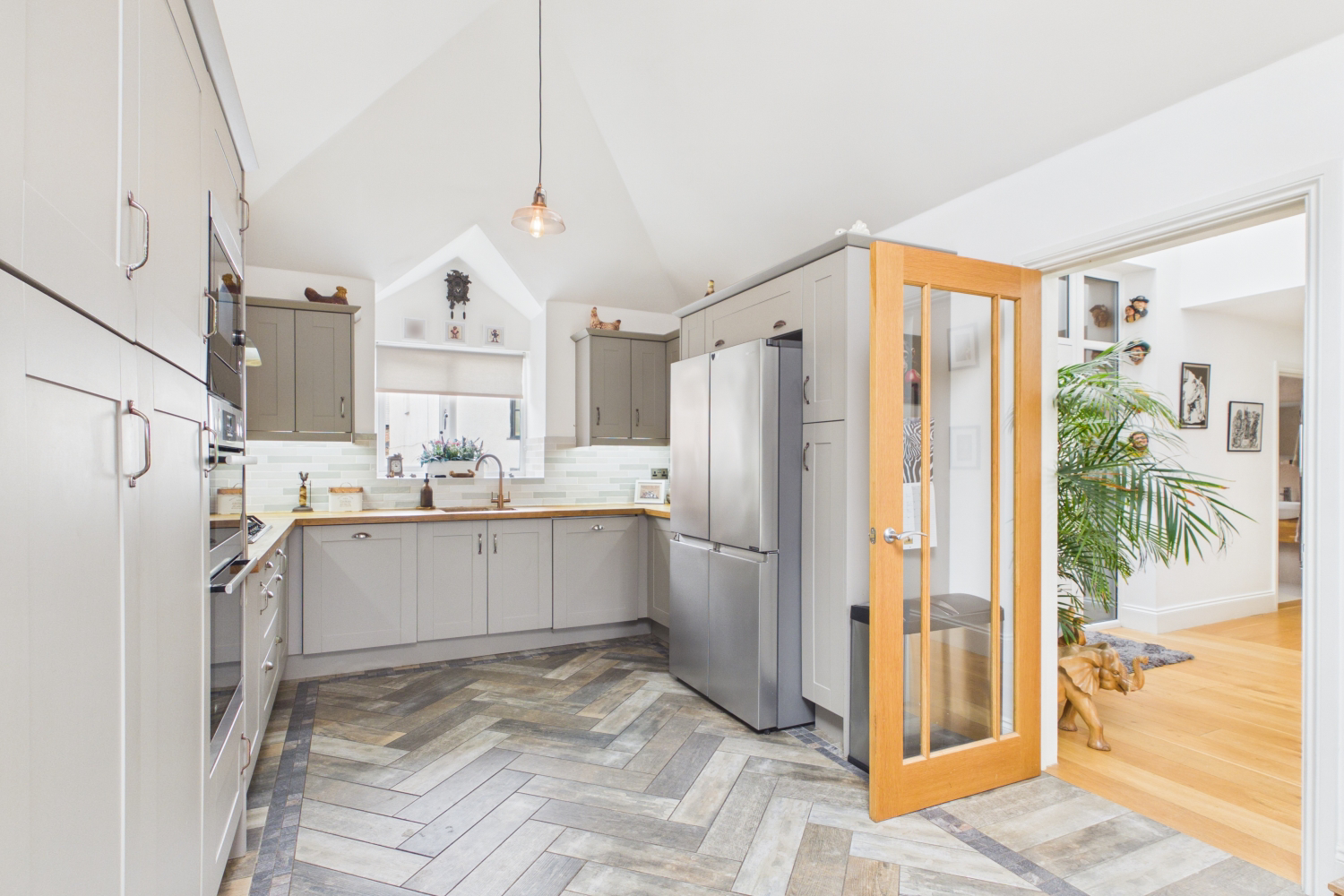 EweMove - Spalding - River Bank - Kitchen Dining Room