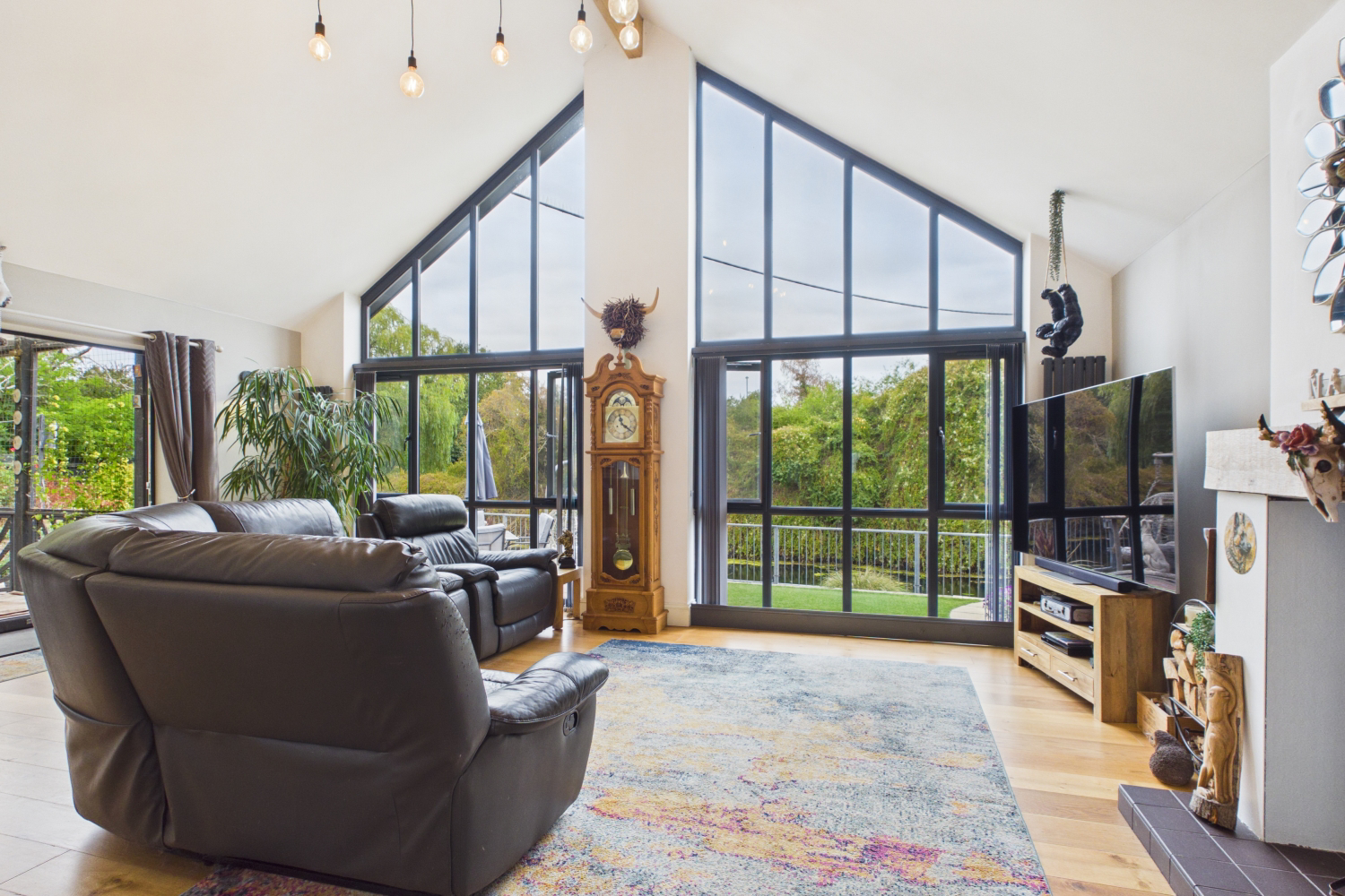 EweMove - Spalding - River Bank - Living Room