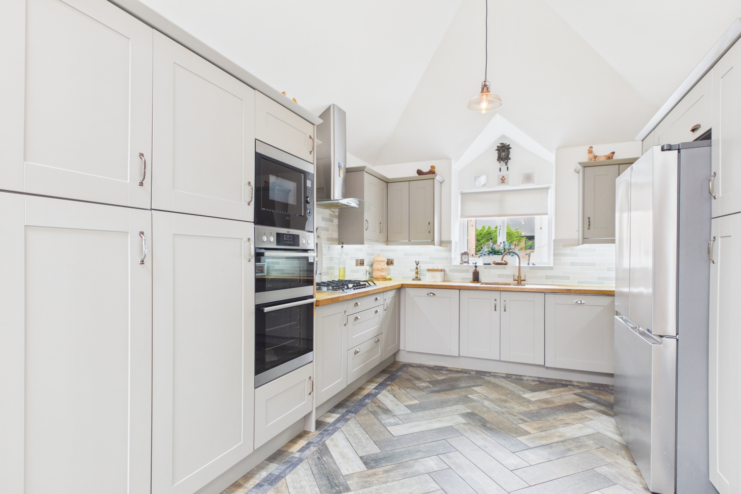 EweMove - Spalding - River Bank - Kitchen Dining Room