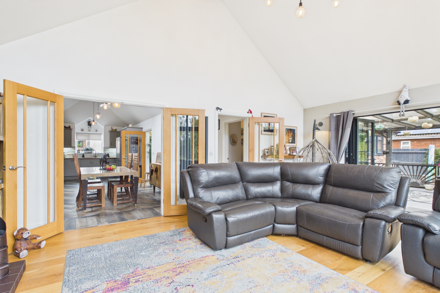 EweMove - Spalding - River Bank - Living Room