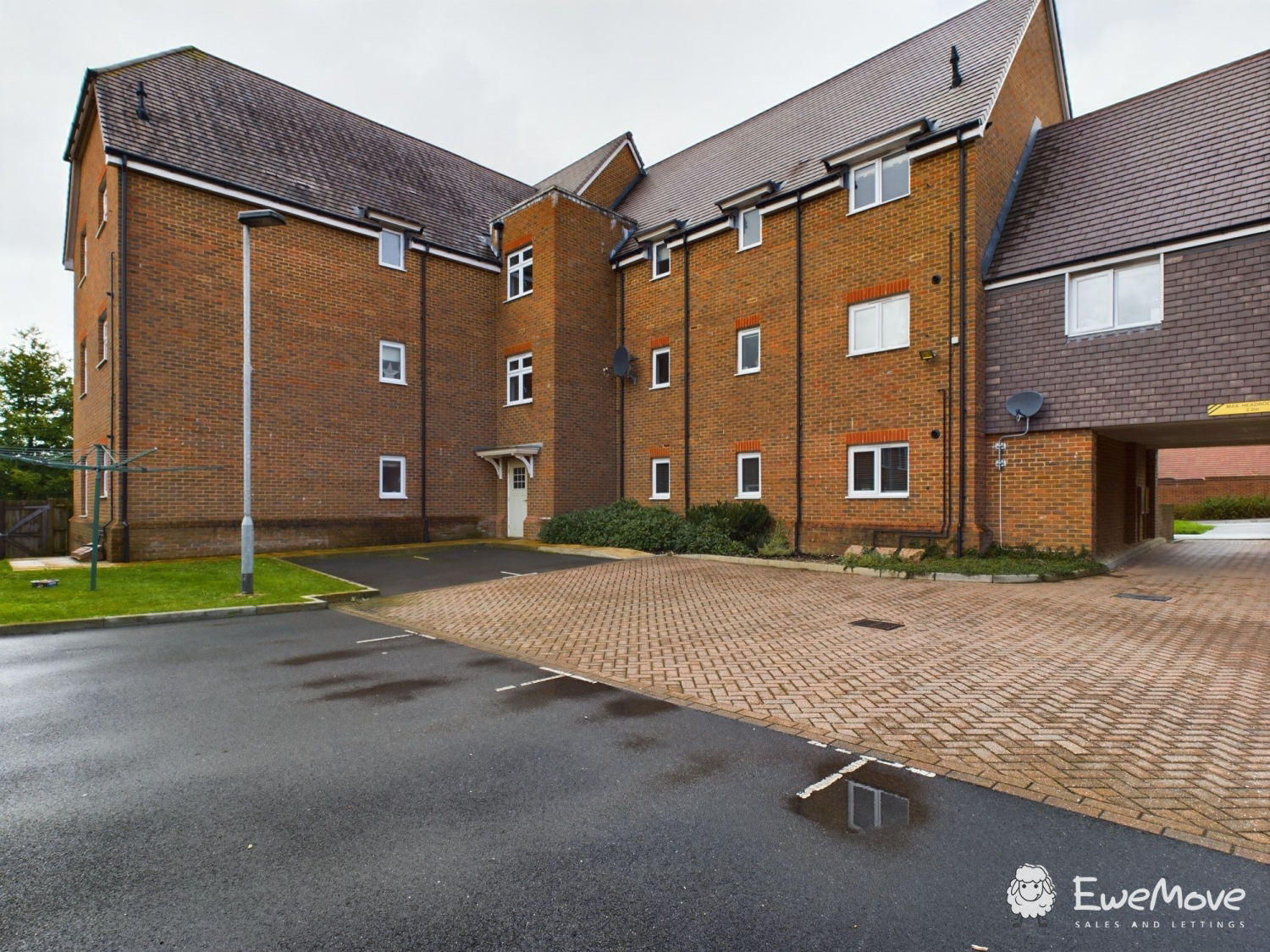 Dimmer Drive, Wilton, Salisbury, Wiltshire, SP2, photo 15
