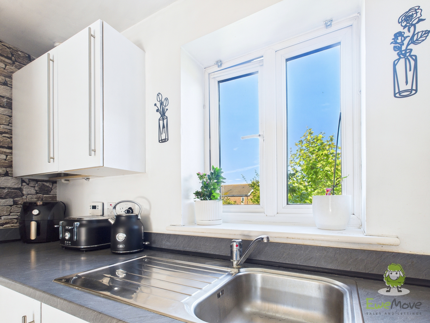 Beech House Nettle Way, Minster on Sea, Sheerness, Kent, ME12, photo 13