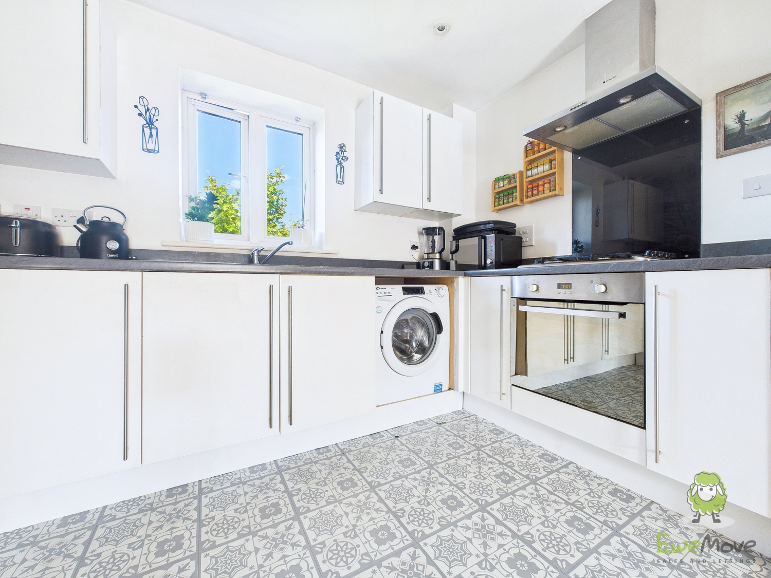 Beech House Nettle Way, Minster on Sea, Sheerness, Kent, ME12, photo 11