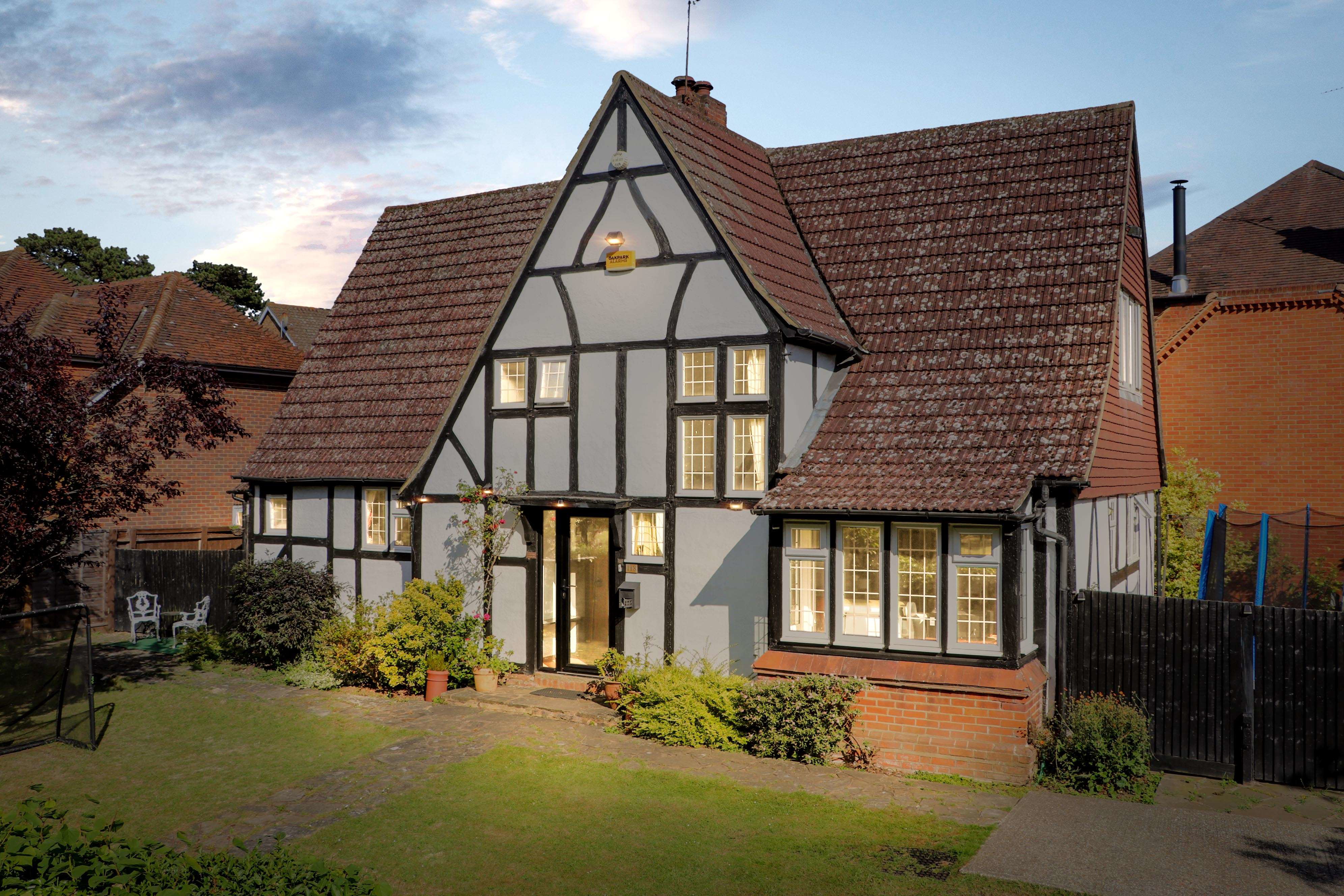 118, London Road, Guildford GU1 1TN