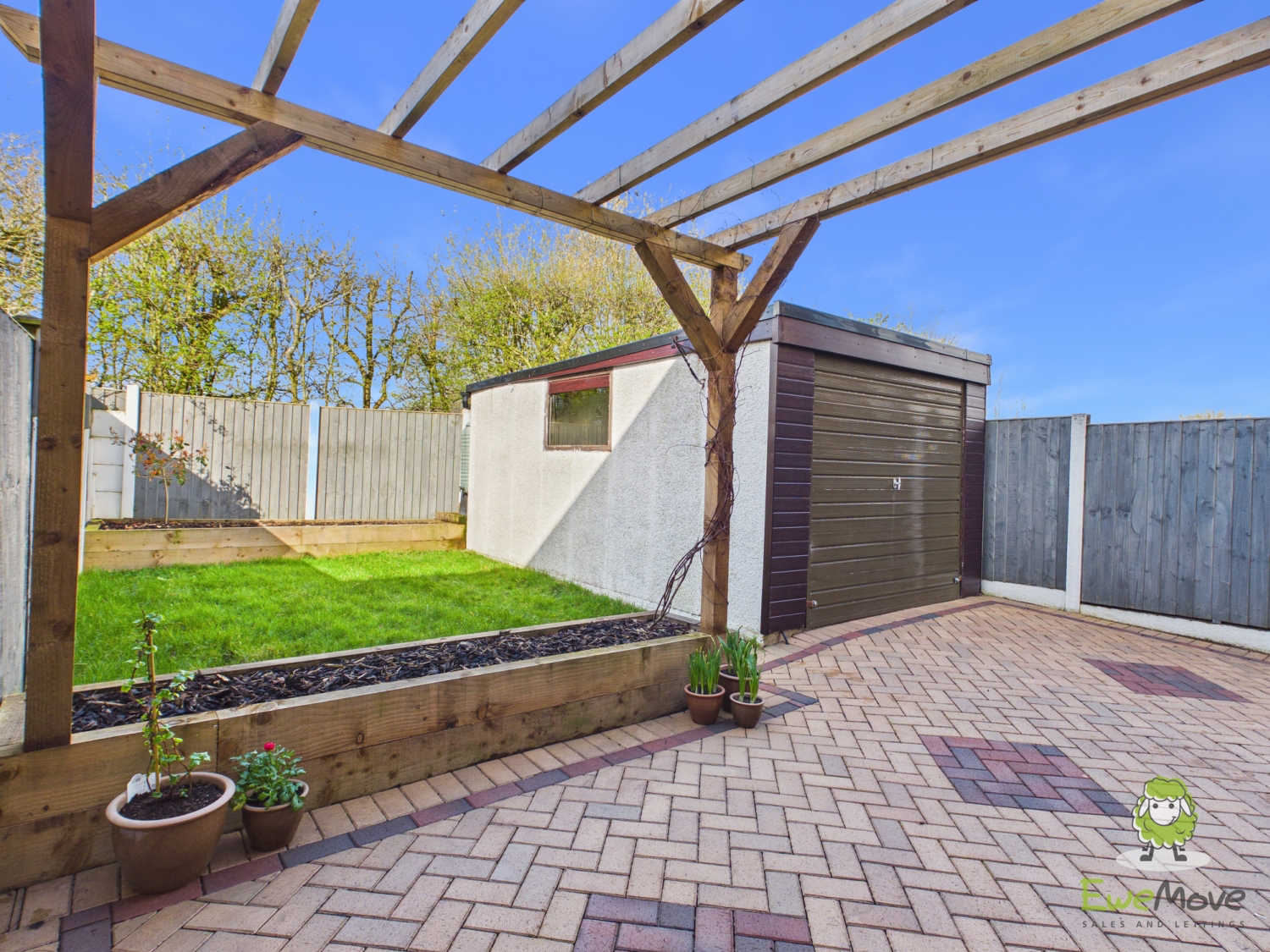 96 Rochester Crescent, Crewe, photo 2